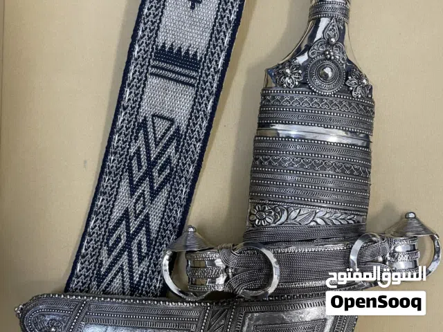 للبيع خنجر سعيدي عماني بتصميم خاص وفخم
