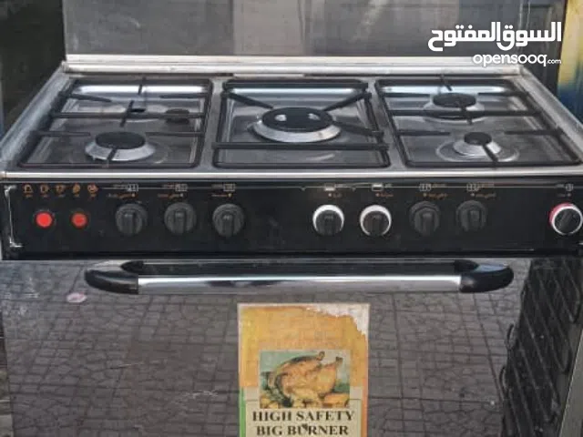 فرن إيطالي مستعمل نظيف على الضمانه