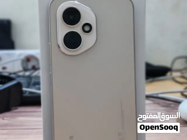 هاتف هونور 400 5g مستعمل بحالة ممتازة بسعة 256 جيجابايت باللون اللؤلؤي مع الكرتونة والشاحن وكفرين