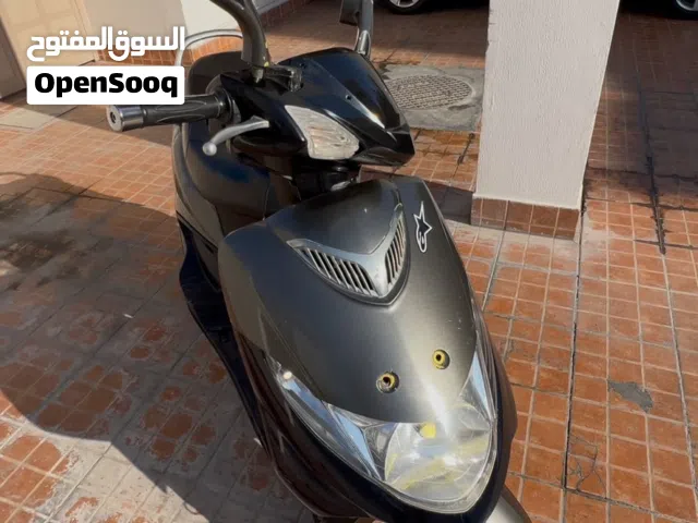 للبيع سكوتر سوزوكي موديل 2013