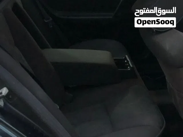 1996 مرسيدس بنز الفئة-E E 200