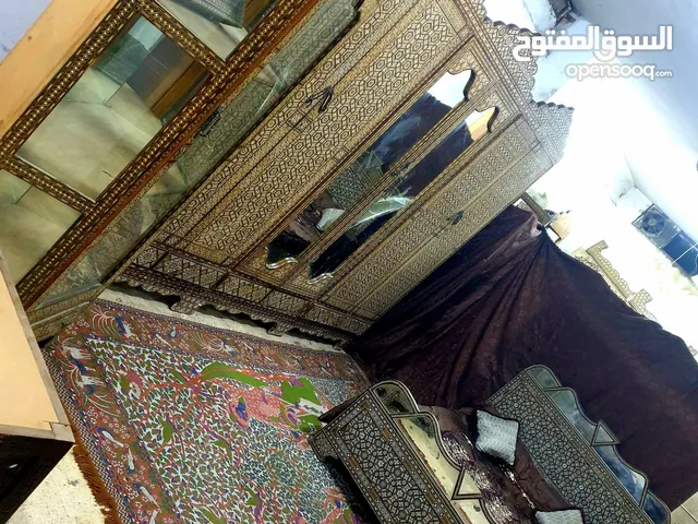 #عرض_خاص_بسعر_مغري_تم_لايصلكون_السعر_عل_خاص للبيع خزانة ست ابواب ملكية وتخت ملكي وفيترينا ملكية خشبو