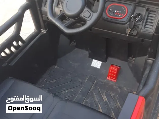 سيارة ألعاب أطفال