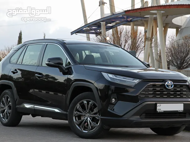 تويوتا RAV4 XLE موديل : 2022 قاطعة مسافة : 44.000 KM وارد الشركة المركزية