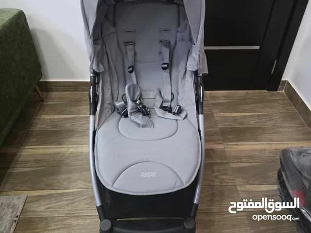 عربة أطفال من شركة mamas&papas