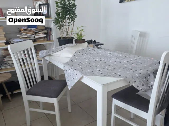 طاولة طعام مع 6 كراسي