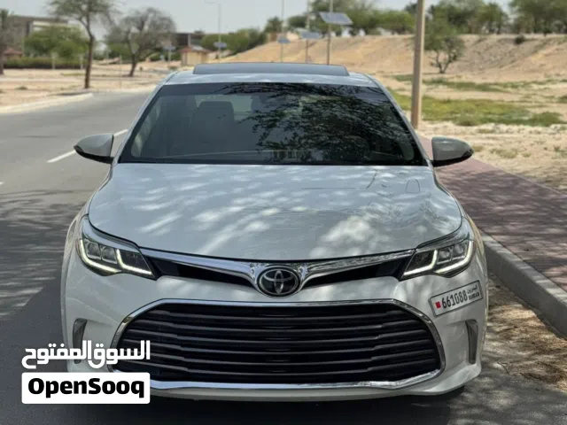 2017 تويوتا افالون Limited