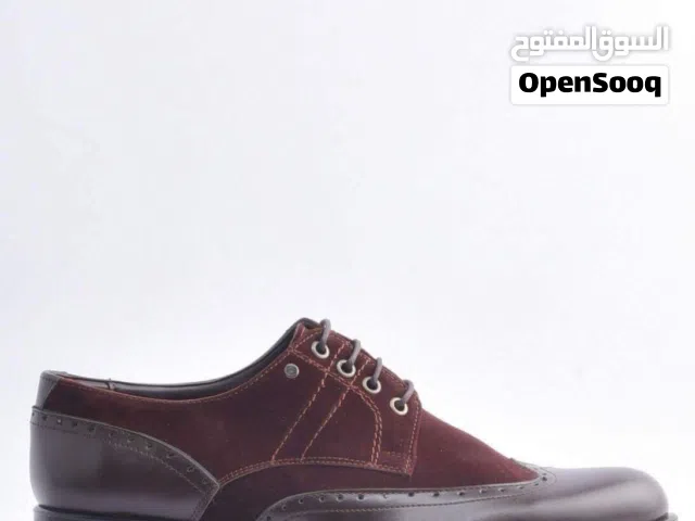 بضاعة أحذية جديدة للبيع جملة (السعر فرصة)