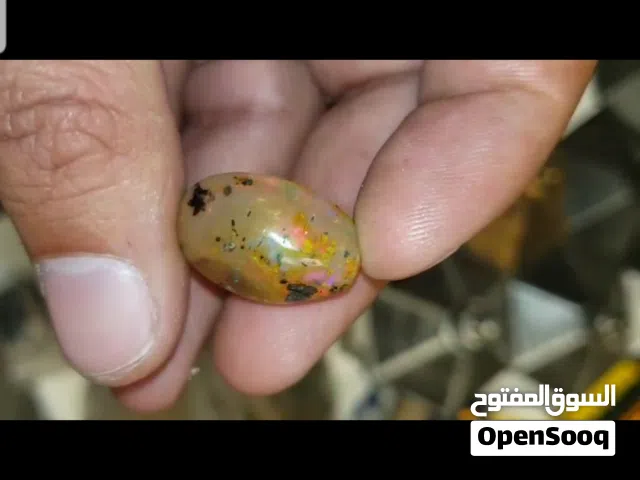 عشاق الأحجار الكريمة