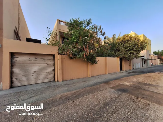 413 m2 More than 6 bedrooms Villa for Sale in Southern Governorate Eastern Riffa