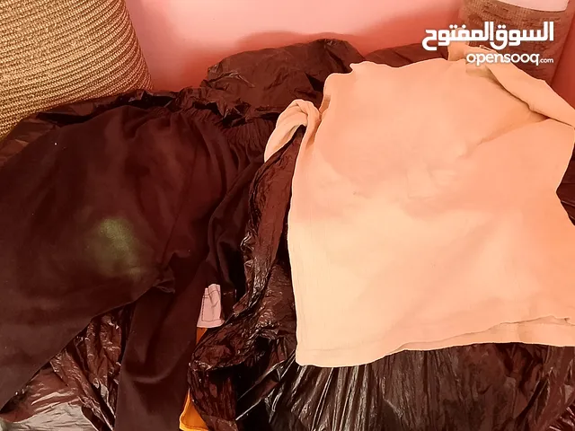 بيع ملابس مستعمل للجميع اعمار