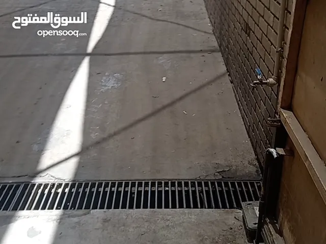 للإيجار مخزن غذائي( براد وفريزر) العارضية400متر