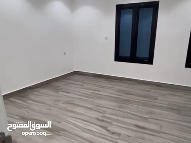 200 m2 3 Bedrooms Apartments for Rent in Farwaniya West Abdullah Al-Mubarak