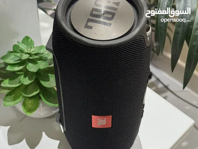 JBL speakers lightly used water proof very loud