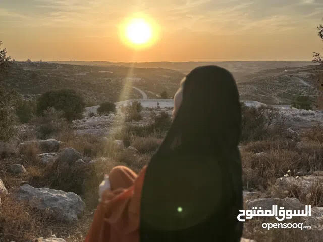 أشواق عارف محمود توايهة