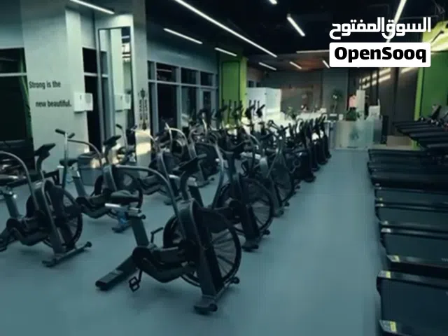 للإيجار – دور تجاري مميز بمساحة كبيرة فرصة استثمارية قوية للشركات والمستثمرين، دور تجاري كامل للإيجا