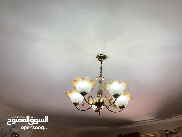 ثريات بحاله جيده للبيع عدد 4 بسعر 60