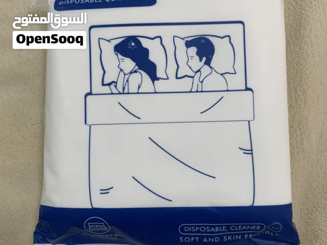 طقم YOYOSOFT للاستعمال مرة وحدة مفرش سرير مغلف + غطاء + غشاء مخدة – عملي ومريح