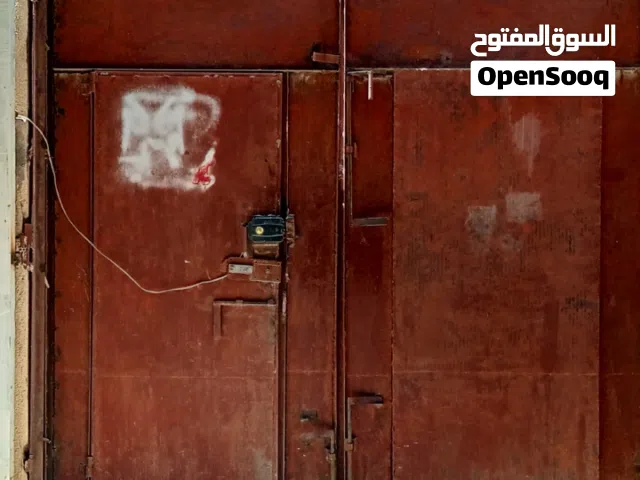للحدادين وغيرهم باب بيت حديد مستعمل للبيع او المبادله