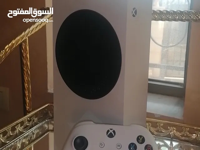 جهاز xbox series s استخدام خفيف جدا بسبب الدراسة (توجيهي) مع كامل اغراضه والكرتونه