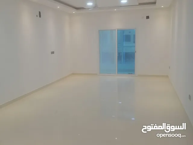200 m2 3 Bedrooms Apartments for Sale in Northern Governorate Lawzi