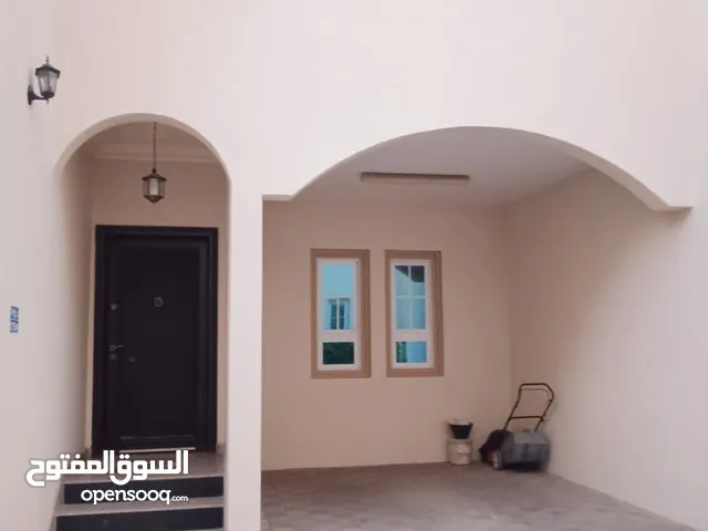 500 m2 5 Bedrooms Villa for Rent in Muscat Al-Hail