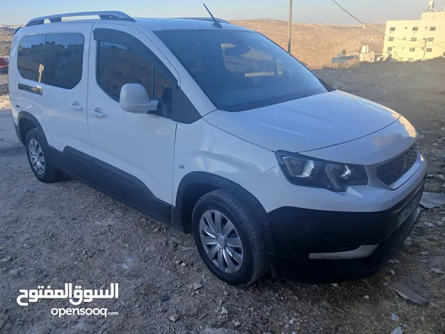 بيجو ريفتر 7 مقاعد