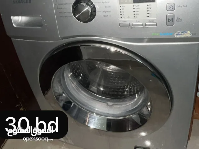 اثاث مستخدم بحاله جيده لدواعي السفر الي يبيهم كلهم مايصير خاطره الاطيب يتراصل معنا