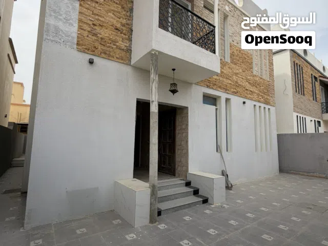 300 m2 5 Bedrooms Villa for Sale in Muscat Amerat