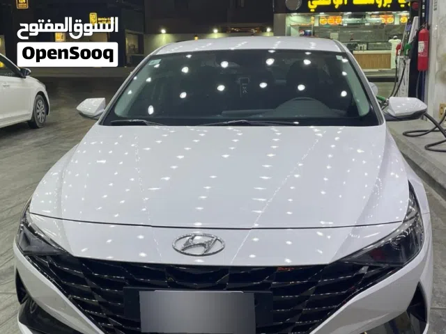 2021 هيونداي افانتي Limited