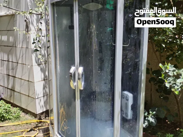 كابينة حمام مغلقة جام اصلية مع راديو وخلاط ثلاث مراحل مساج وتلفون دووش كما مبين بالصورة