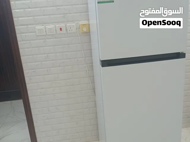 ثلاجه سبعة قدم ماركة ميديا مع فريزر