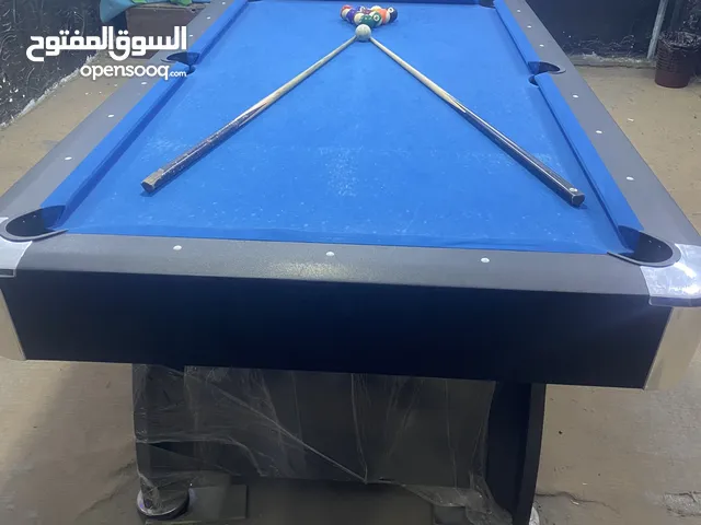 طاولة بلياردو ثمانية قدم