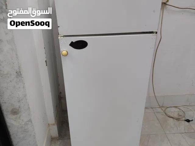 ثلاجه عشره قدم تعمل جيدا