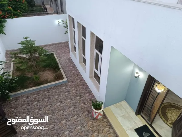 250 m2 5 Bedrooms Villa for Sale in Benghazi Venice