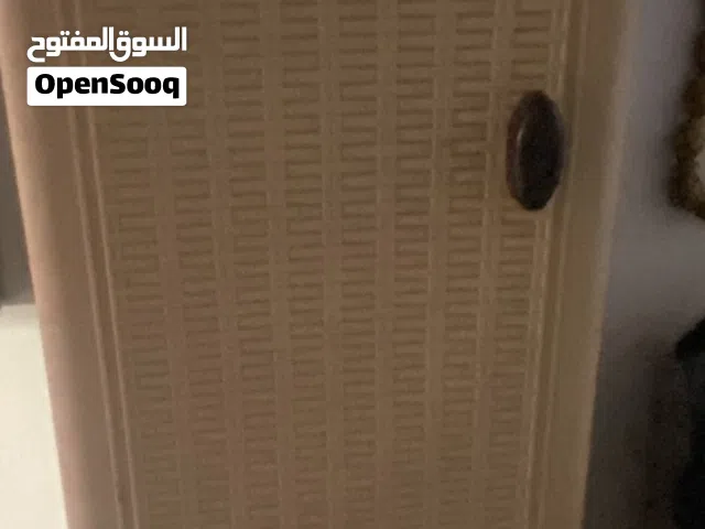 خزانه    ب 15   دينار.                           .