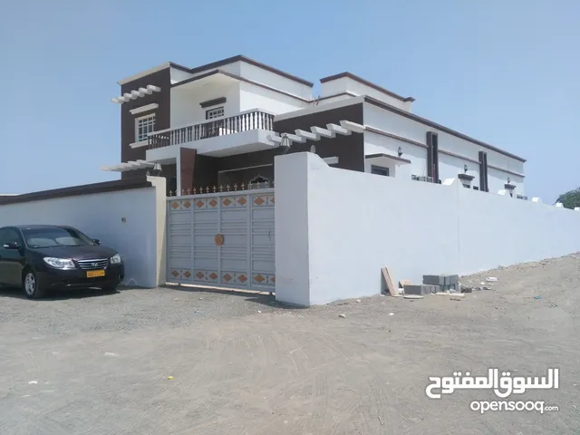 بيت للبيع توين فله