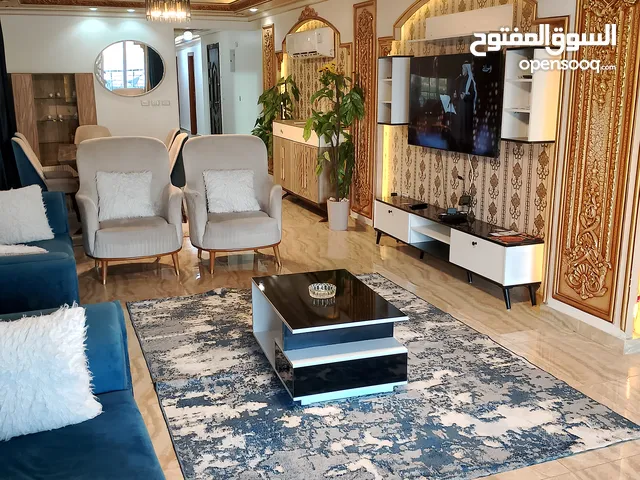 شقة مفروشة للإيجار كورنيش النيل المعادى صف اول فرش فندقي 3 غرف مكيفة بالكامل  إيجار يومي للأسر