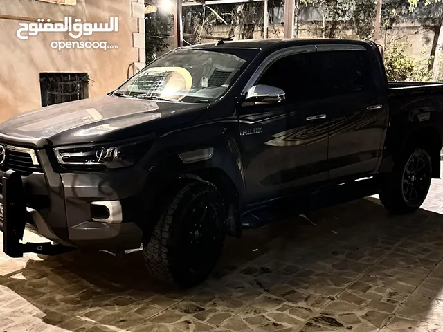 Used Toyota Hilux in Amman