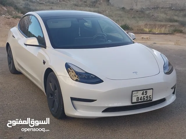 تيسلا موديل 3 بحالة ممتازة جدا