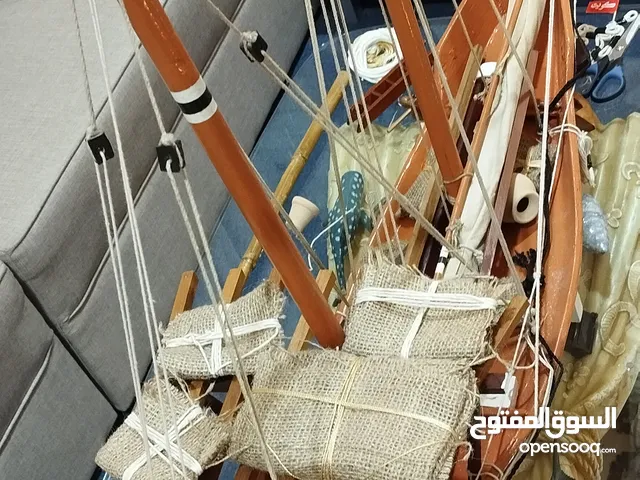 مراكب وسفينة للبيع أحجم كبيره وصغيرة