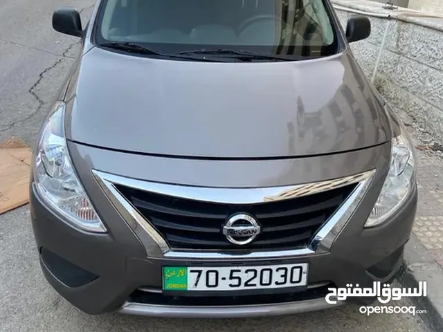 Sedan Nissan in Amman