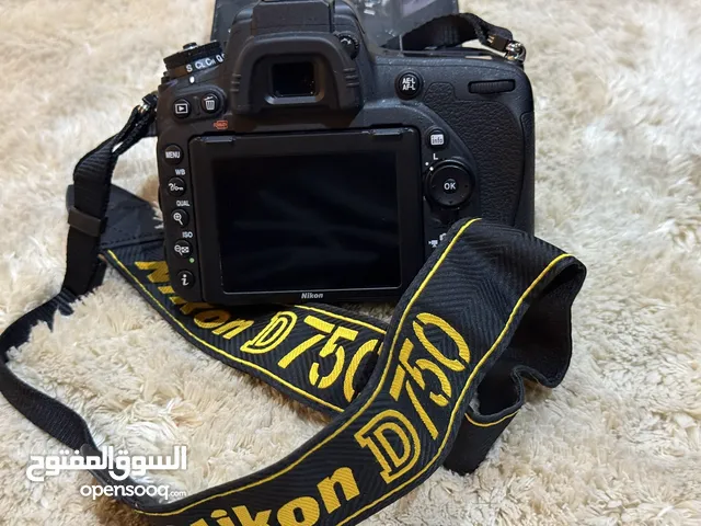 كاميرا نيكون D750 Nikon full frame + plus lenses and pro flashes