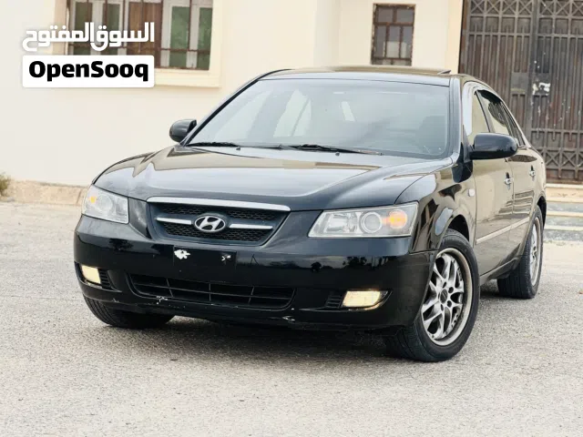 سوناتا 2006 السياره قمه فالنظافه عيب لا بادن الله قلب من ورشه لي عشره تب نظافه السياره احكي فالجديد