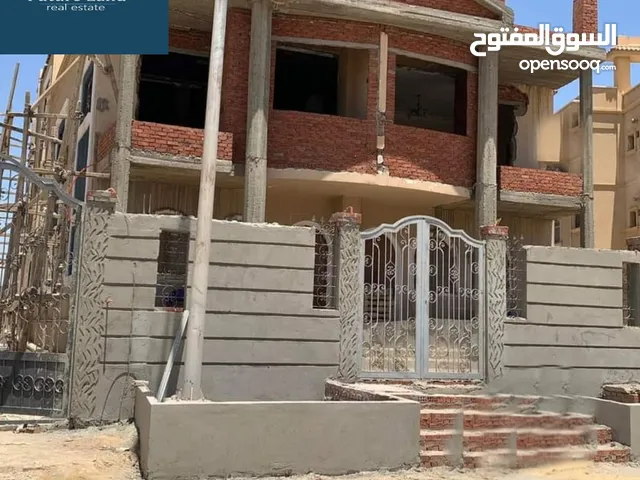 300 m2 More than 6 bedrooms Villa for Sale in Giza 6th of October