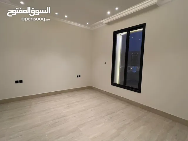 شقة للايجار الرياض حي الملقا مكونة من عرفتين ودورتين مياه ومطبخ وصالة وغرفة خادمة ومجلس