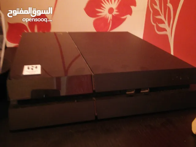 بلايستيشن 4 للبيع نضيف ما فيه اي مشاكل