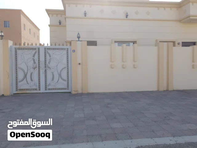 فله دور ارضي للايجار في صحار الملتقى