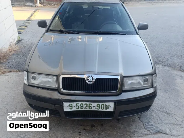 سكودا 2002