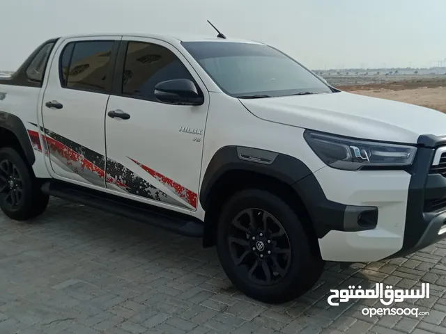 Toyota Hilux Adventure SR5 V6 4.0 L Full Option Model 2022